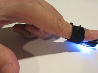 Magic Finger : transforme n'importe quelle surface en écran tactile