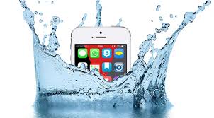 Comment sauver son smartphone tombé dans l'eau ? 1