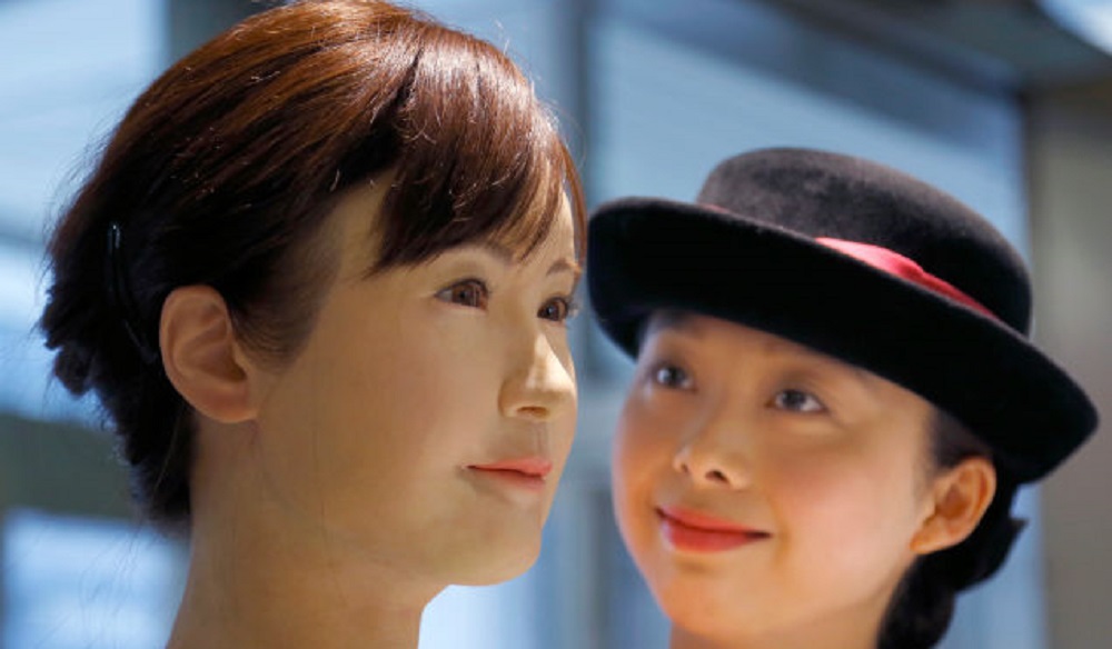 Toshiba fabrique des robots pour remplacer des hôtesses au Japon